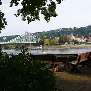 An Der Elbe , Dresden Deutschland